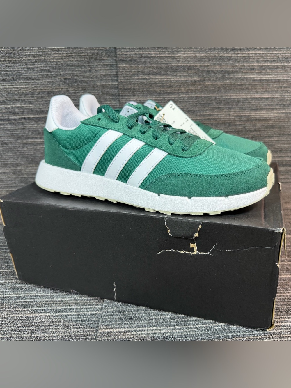 adidas Run 60s 2.0 Collegiate Green/Cloud White/Metal Grey sole men’s 9.5 New